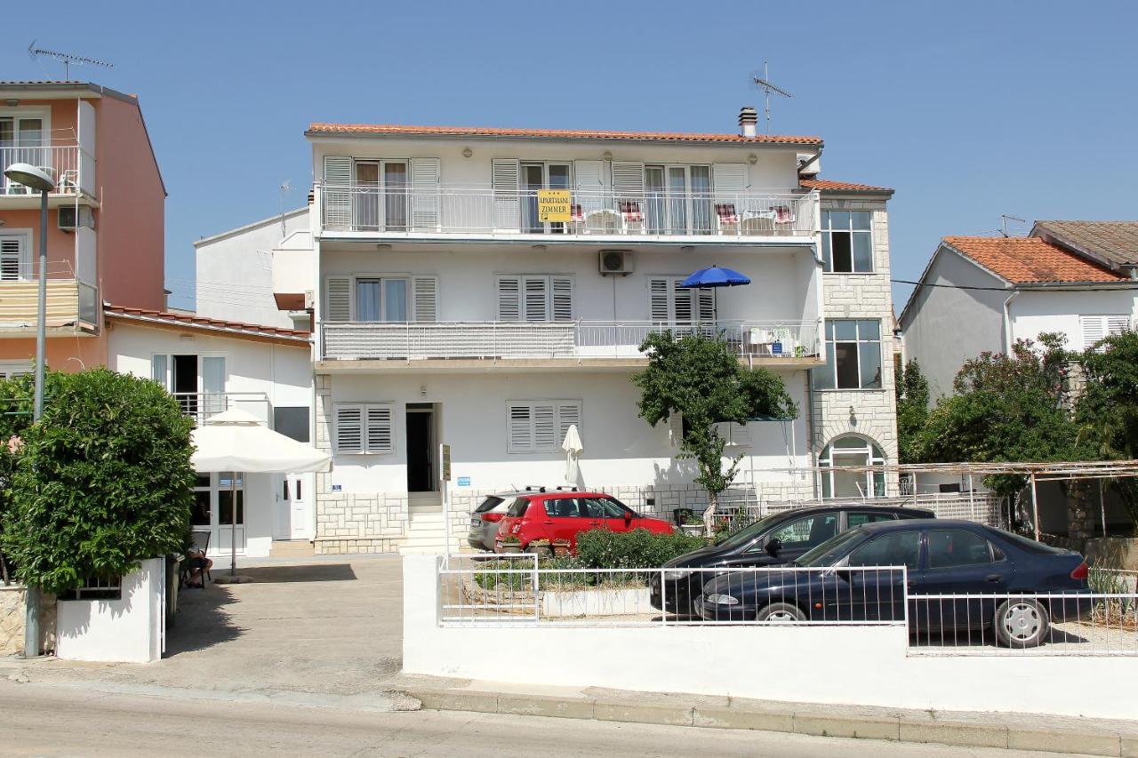 Apartmani Ljubo Primošten Exterior foto