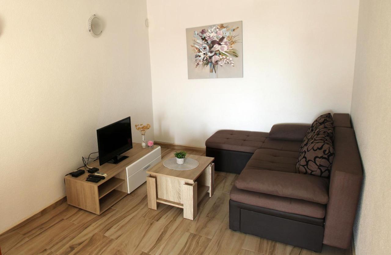 Apartmani Ljubo Primošten Exterior foto