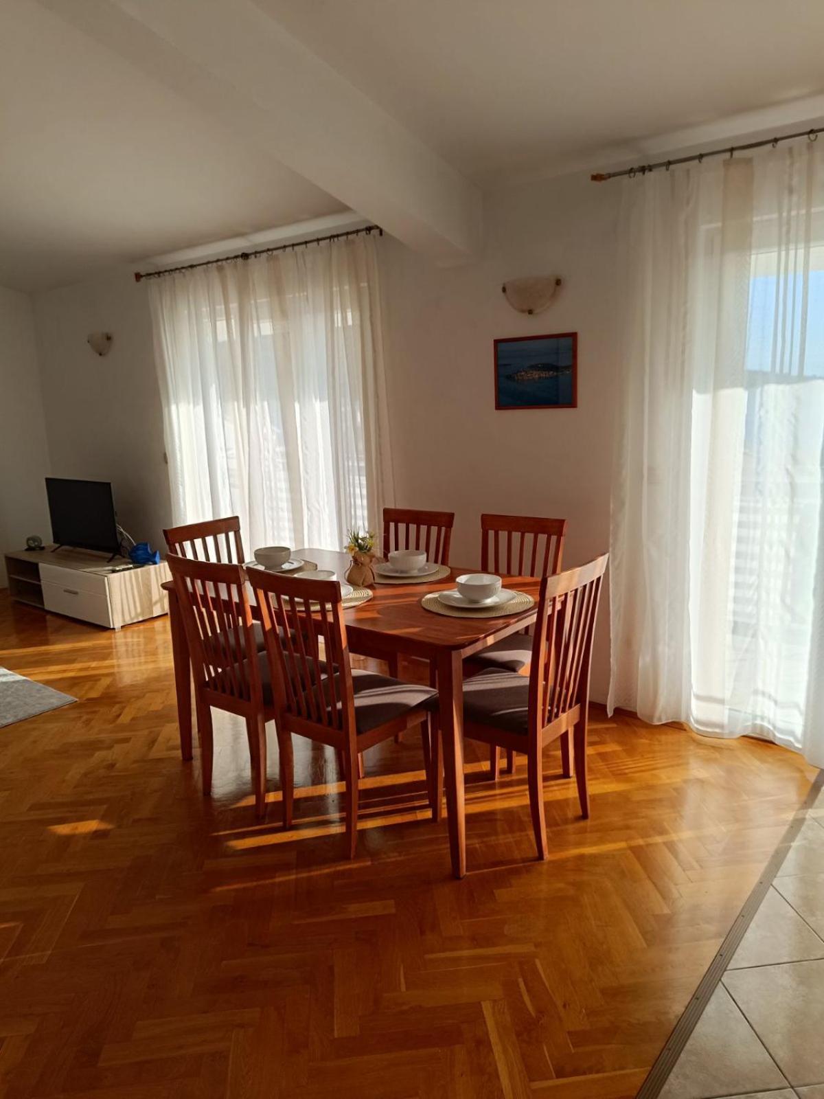 Apartmani Ljubo Primošten Exterior foto