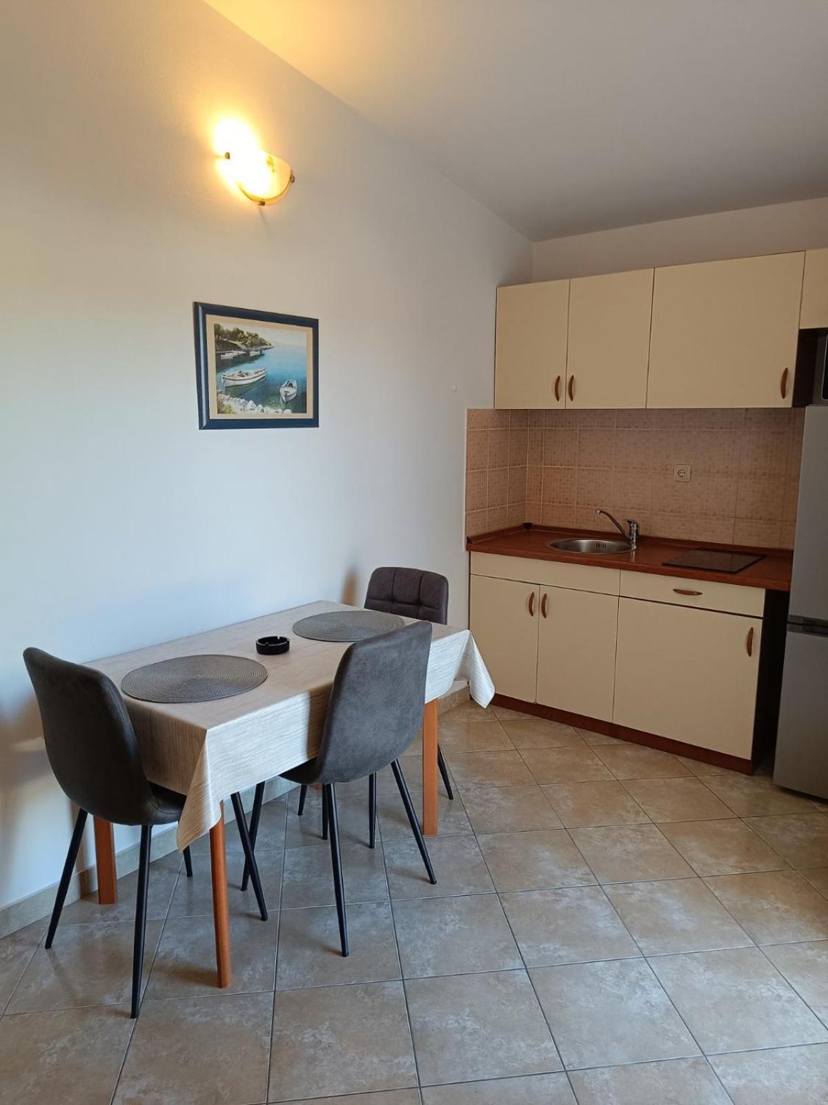 Apartmani Ljubo Primošten Exterior foto