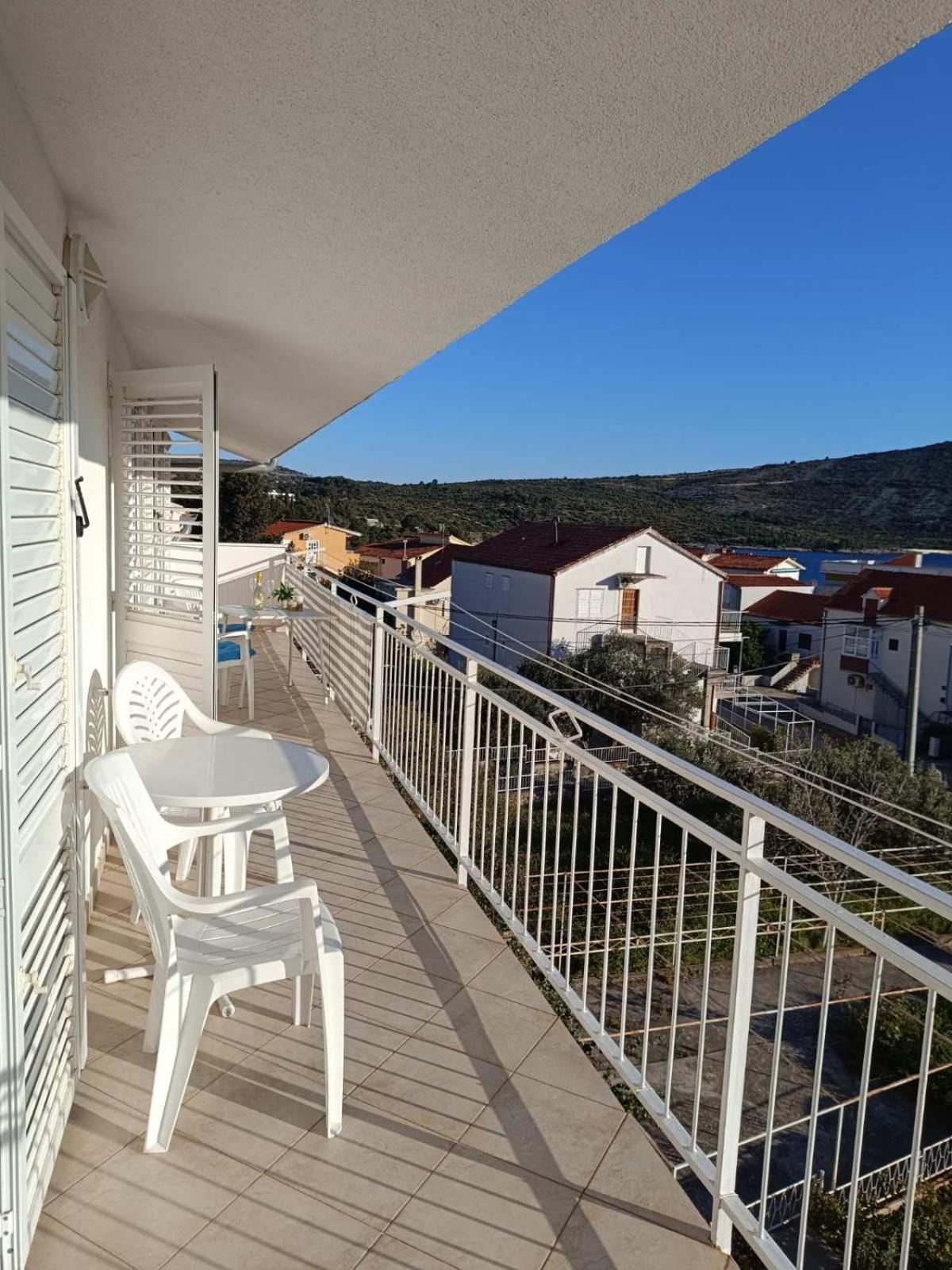 Apartmani Ljubo Primošten Exterior foto