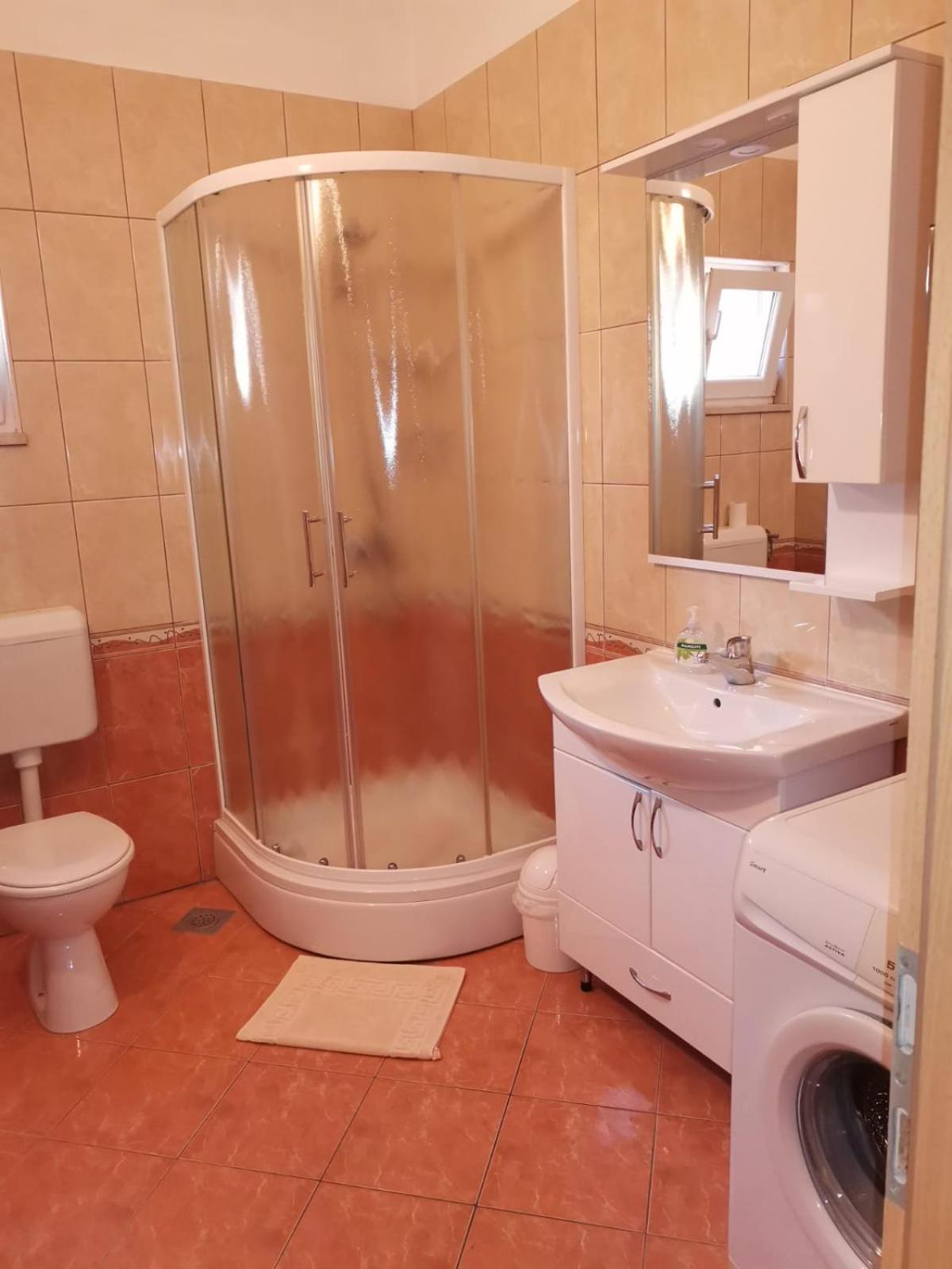 Apartmani Ljubo Primošten Exterior foto